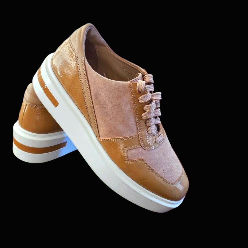 Suede/patent casual shoes